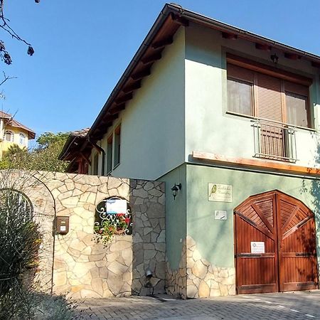 Zoeldike Vendeghaz Hotel Kaposvar Exterior photo