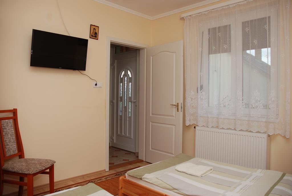 Zoeldike Vendeghaz Hotel Kaposvar Room photo